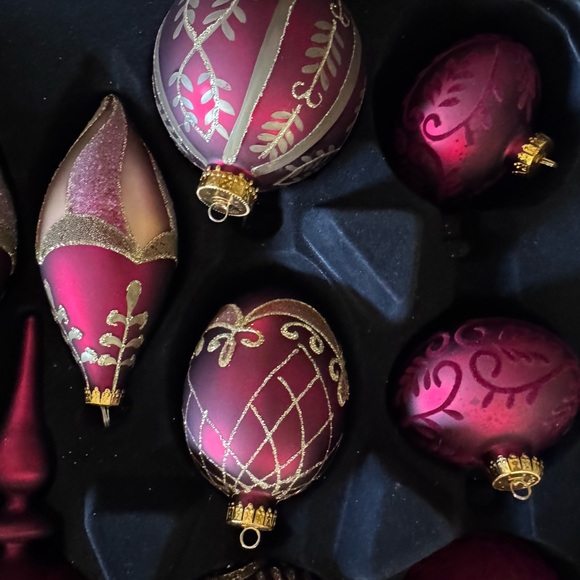 NEW! Elegant Designer 14 Piece Burgundy Gold Glass Christmas Ornaments Lot - Picture 3 of 9